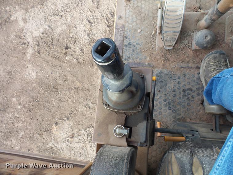 image for item DV9673 1985 Caterpillar 206 rubber tire excavator