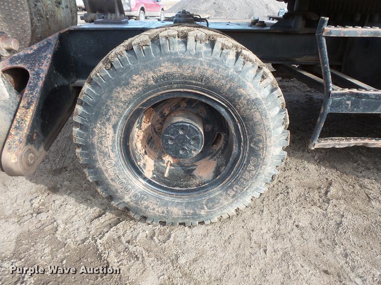 image for item DV9673 1985 Caterpillar 206 rubber tire excavator