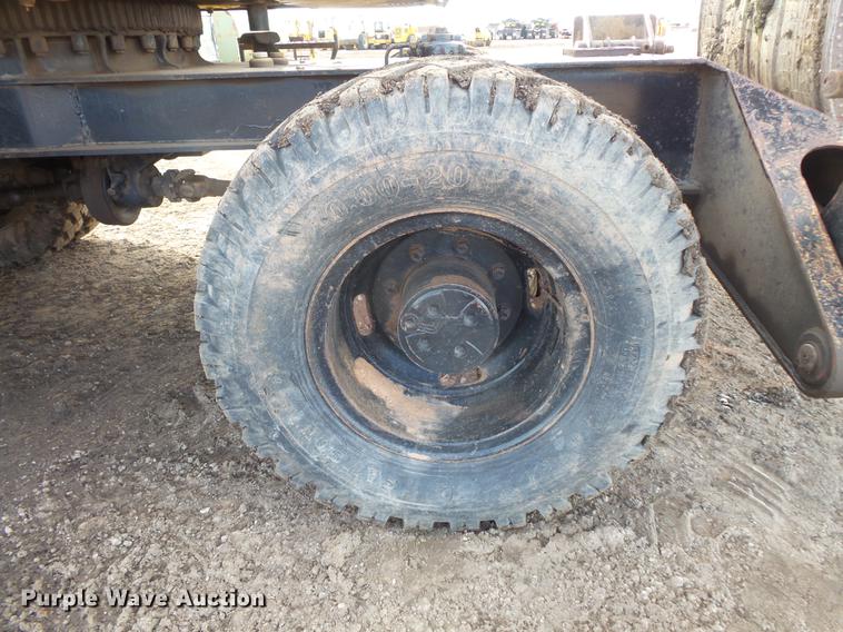 image for item DV9673 1985 Caterpillar 206 rubber tire excavator