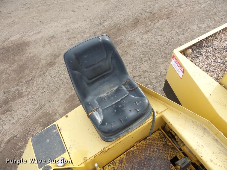 image for item DV9676 Hyster C530A pneumatic roller