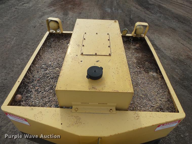 image for item DV9676 Hyster C530A pneumatic roller