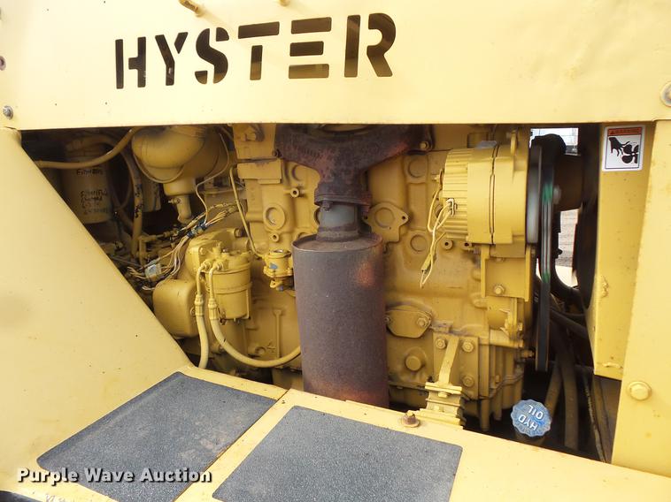 image for item DV9676 Hyster C530A pneumatic roller