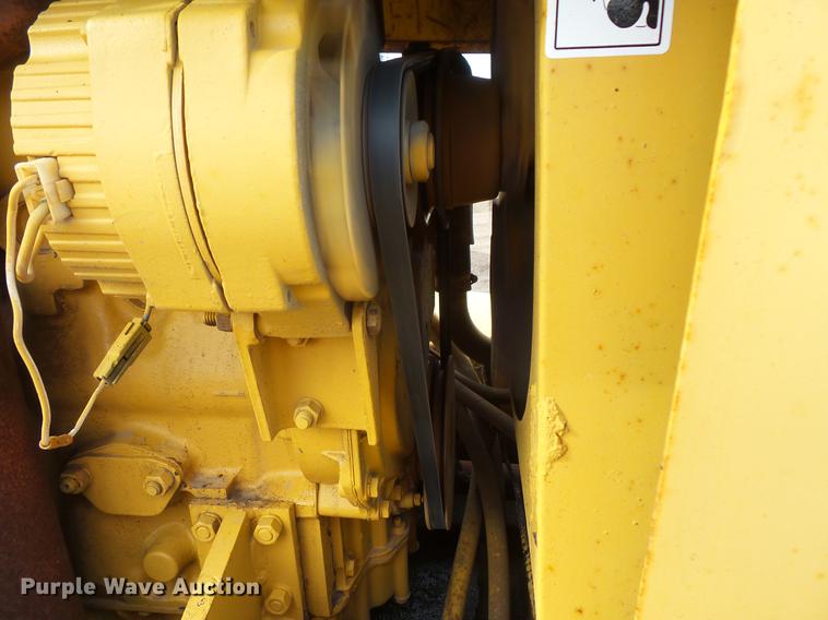 image for item DV9676 Hyster C530A pneumatic roller