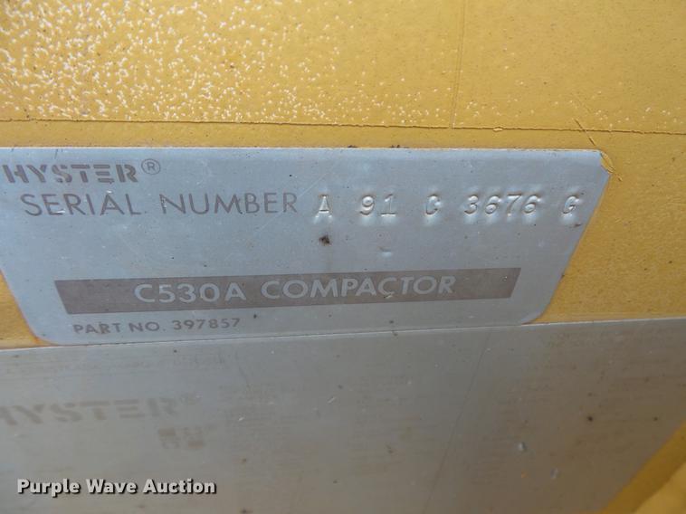 image for item DV9676 Hyster C530A pneumatic roller