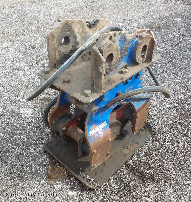 image for item DV9678 Plate compactor