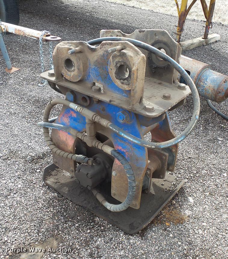 image for item DV9678 Plate compactor