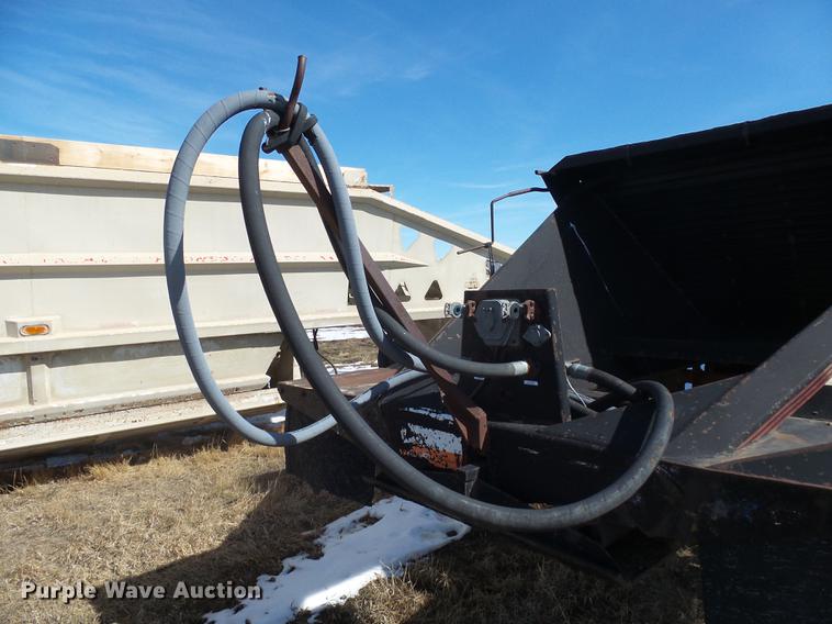 image for item DX9049 1991 Red River LB240 live bottom trailer