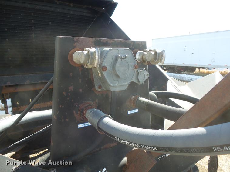 image for item DX9049 1991 Red River LB240 live bottom trailer