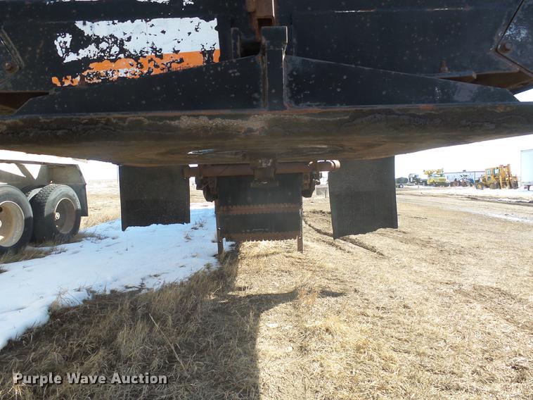 image for item DX9049 1991 Red River LB240 live bottom trailer