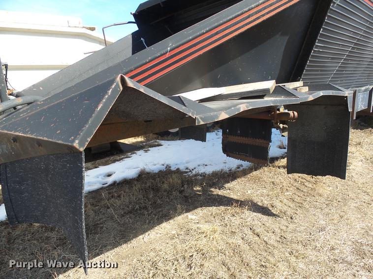 image for item DX9049 1991 Red River LB240 live bottom trailer