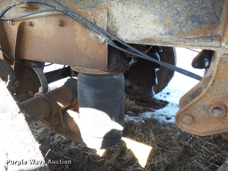 image for item DX9049 1991 Red River LB240 live bottom trailer