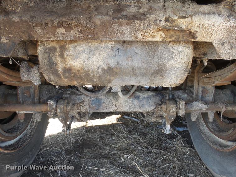 image for item DX9049 1991 Red River LB240 live bottom trailer