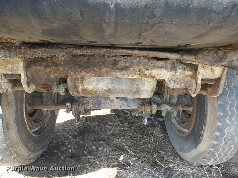 image for item DX9049 1991 Red River LB240 live bottom trailer