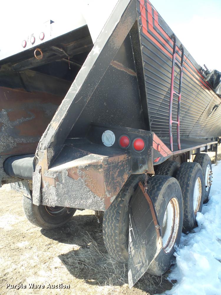 image for item DX9049 1991 Red River LB240 live bottom trailer