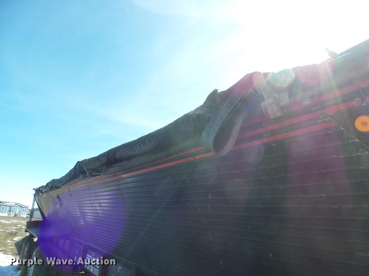 image for item DX9049 1991 Red River LB240 live bottom trailer