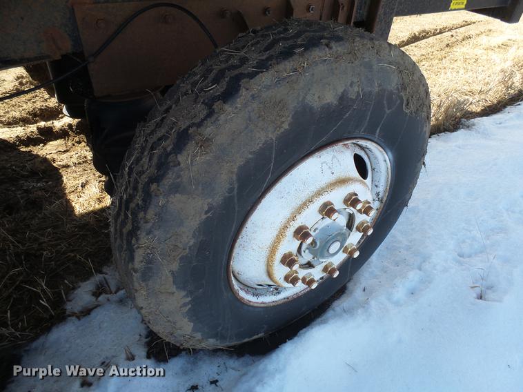 image for item DX9049 1991 Red River LB240 live bottom trailer