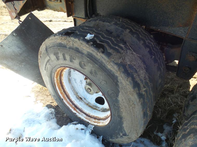 image for item DX9049 1991 Red River LB240 live bottom trailer