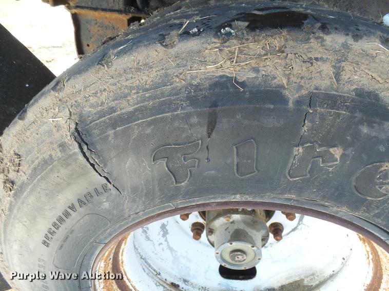 image for item DX9049 1991 Red River LB240 live bottom trailer