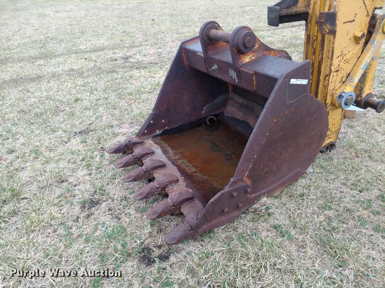 image for item DZ9137 Komatsu 48"W excavator bucket