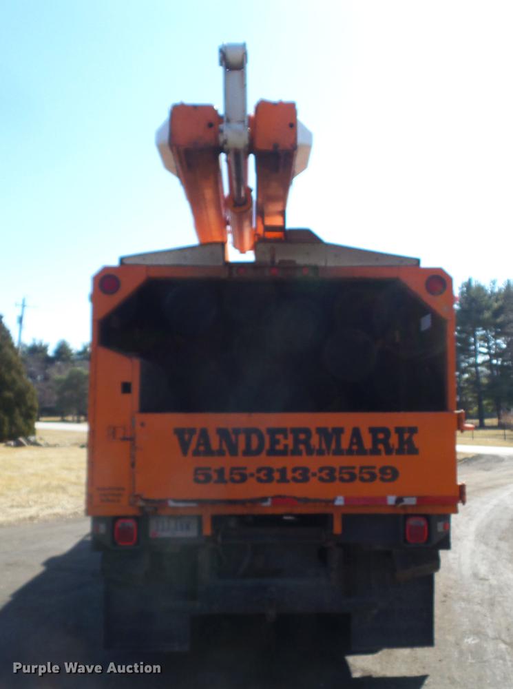 image for item DZ9277 2000 GMC C7500 bucket truck