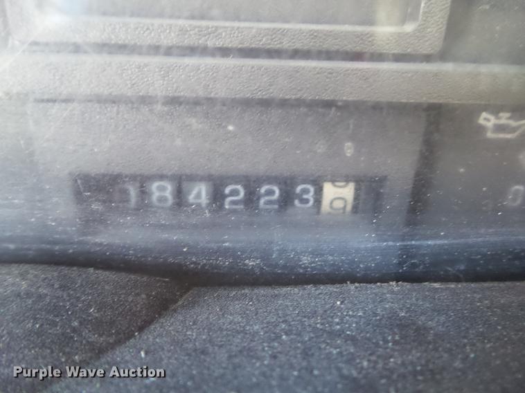 image for item DZ9277 2000 GMC C7500 bucket truck