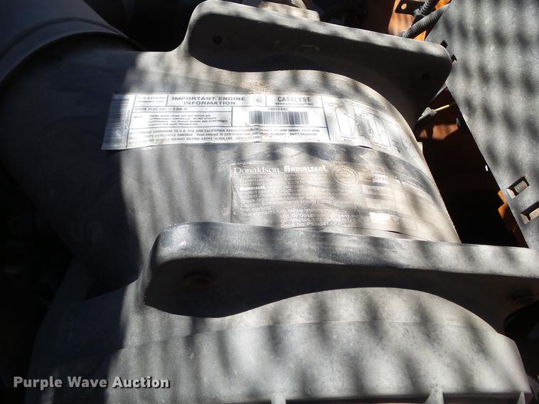 image for item DZ9277 2000 GMC C7500 bucket truck