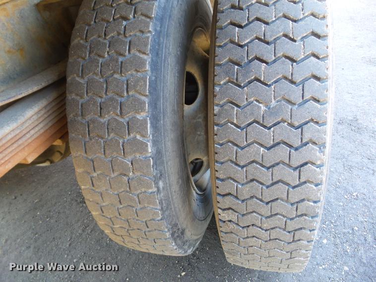 image for item DZ9277 2000 GMC C7500 bucket truck