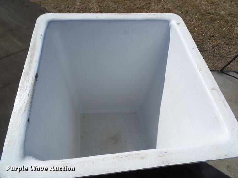 image for item DZ9277 2000 GMC C7500 bucket truck