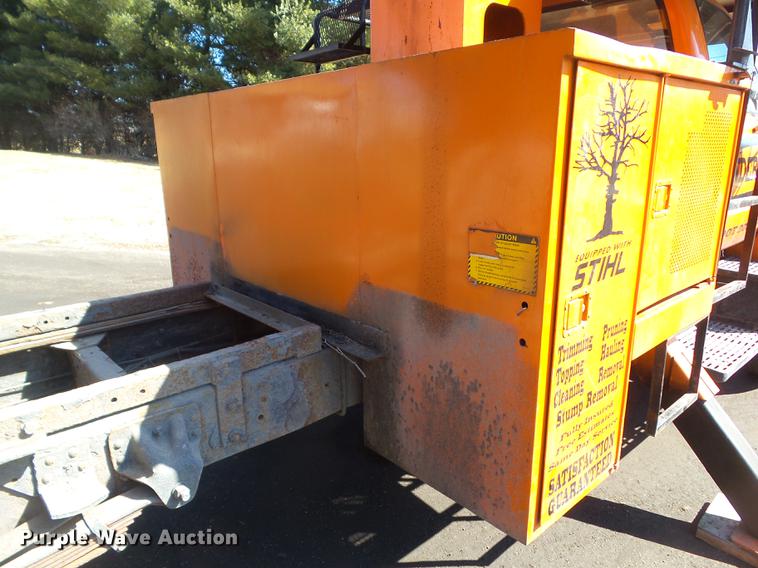 image for item DZ9277 2000 GMC C7500 bucket truck