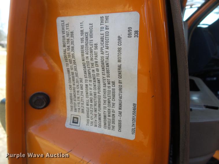 image for item DZ9277 2000 GMC C7500 bucket truck