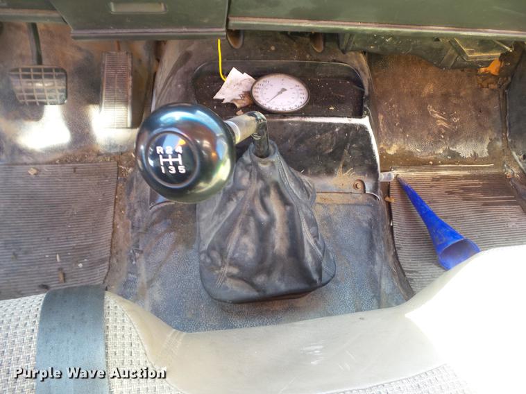 image for item DZ9278 1998 GMC C6500 chip bed truck