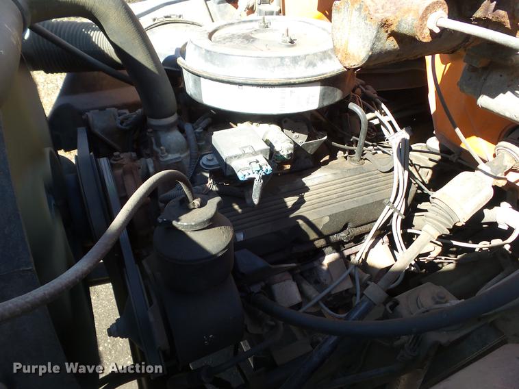 image for item DZ9278 1998 GMC C6500 chip bed truck