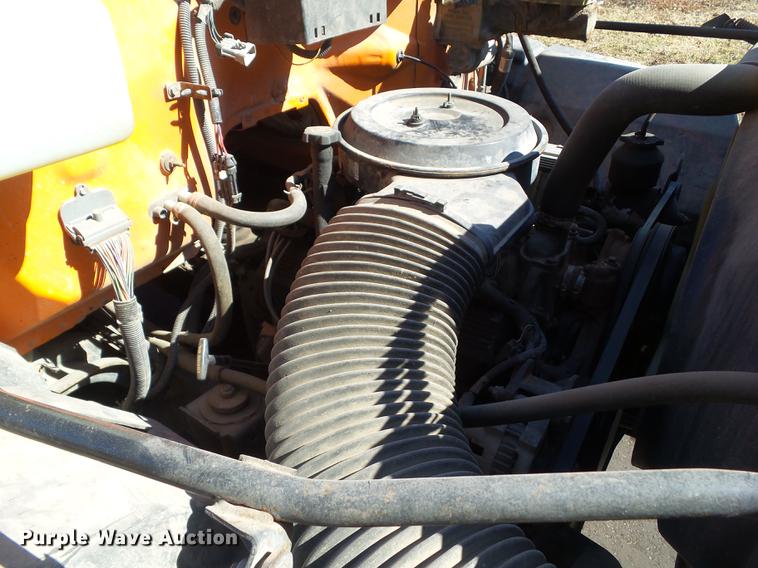 image for item DZ9278 1998 GMC C6500 chip bed truck