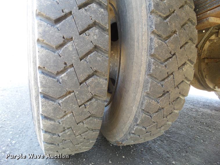 image for item DZ9278 1998 GMC C6500 chip bed truck