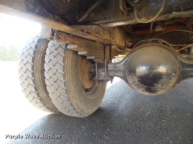 image for item DZ9278 1998 GMC C6500 chip bed truck