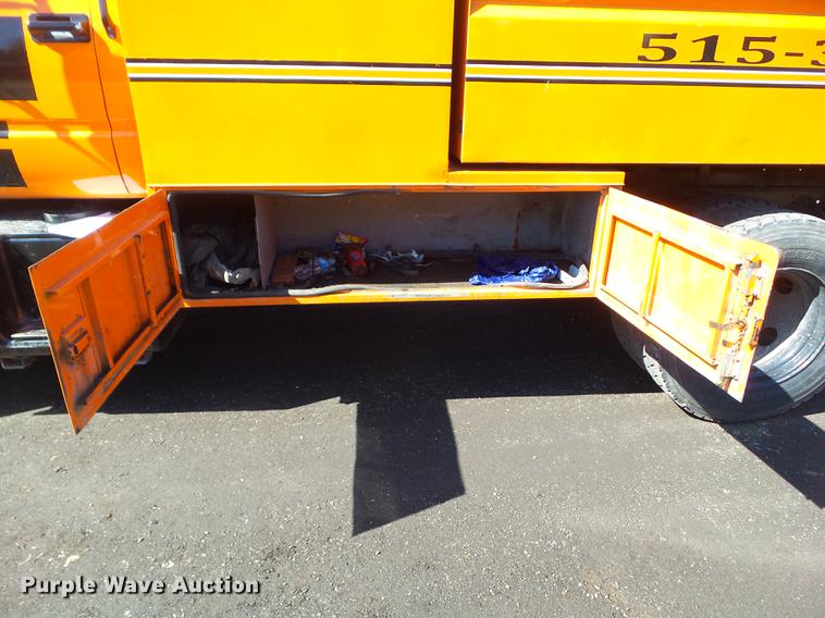 image for item DZ9278 1998 GMC C6500 chip bed truck