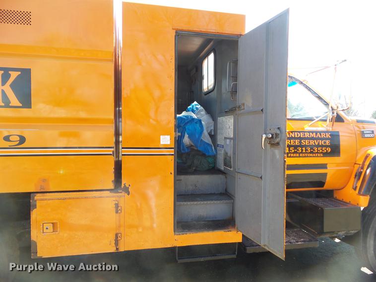 image for item DZ9278 1998 GMC C6500 chip bed truck