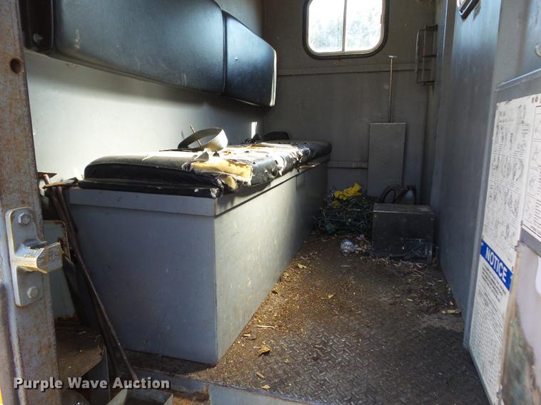 image for item DZ9278 1998 GMC C6500 chip bed truck