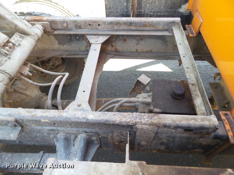 image for item DZ9278 1998 GMC C6500 chip bed truck