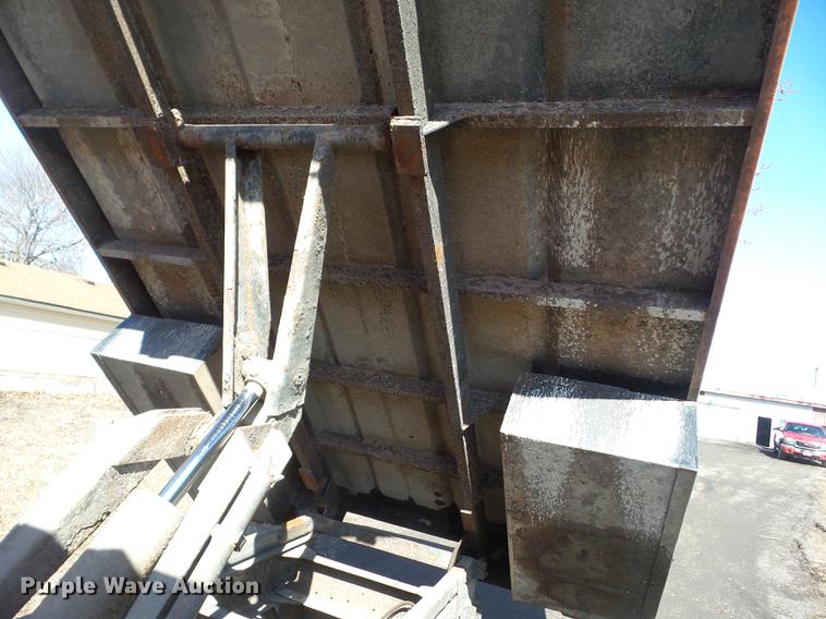 image for item DZ9278 1998 GMC C6500 chip bed truck