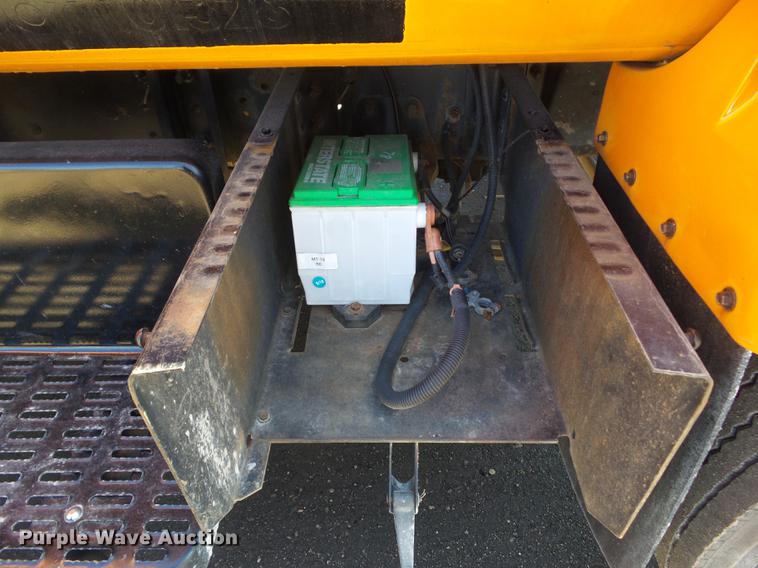 image for item DZ9278 1998 GMC C6500 chip bed truck