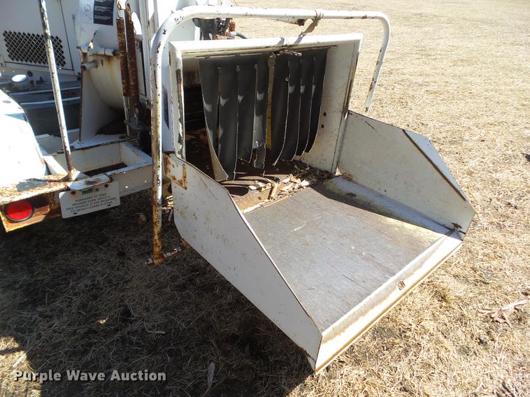 image for item DZ9279 2002 Wood Chuck W/C-17 wood chipper