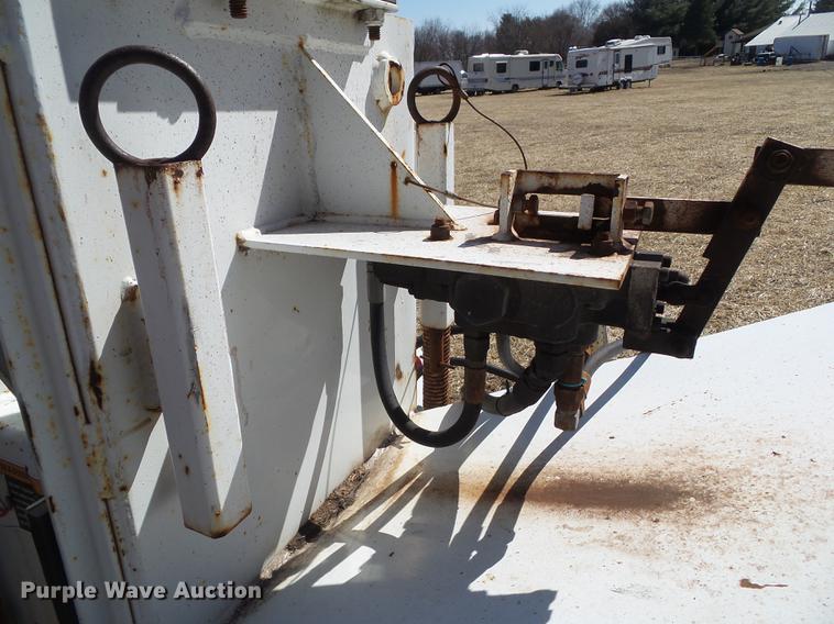 image for item DZ9279 2002 Wood Chuck W/C-17 wood chipper