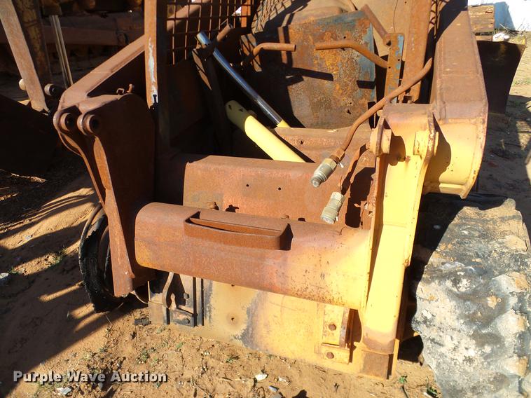 image for item DZ9757 Case 1840 skid steer