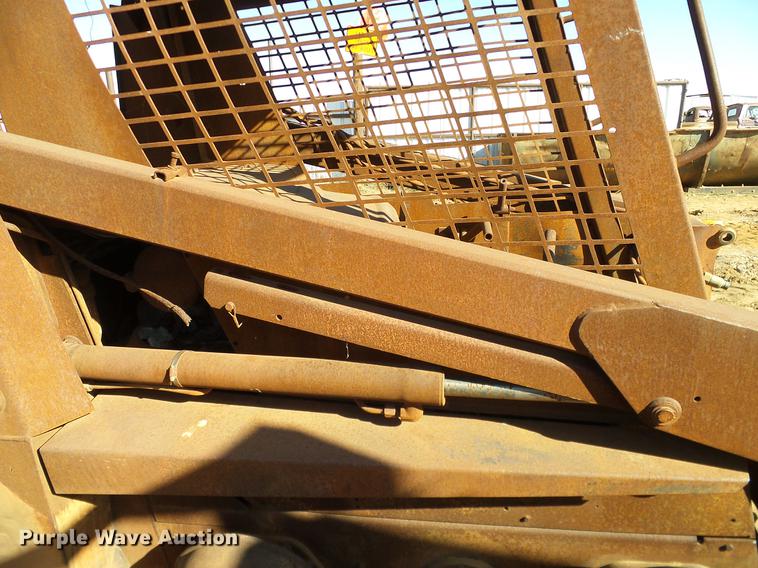image for item DZ9757 Case 1840 skid steer
