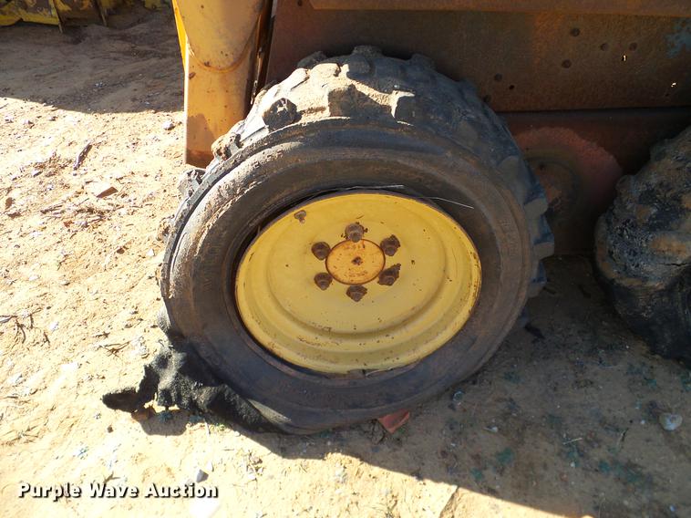 image for item DZ9757 Case 1840 skid steer