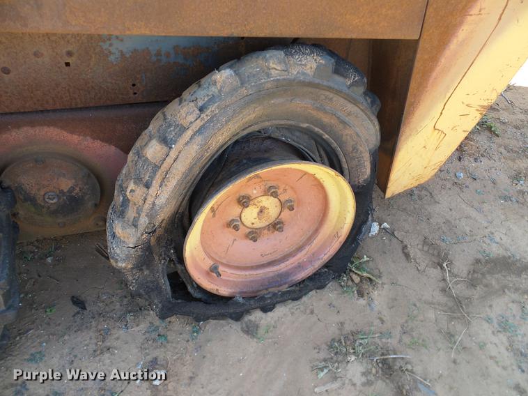 image for item DZ9757 Case 1840 skid steer