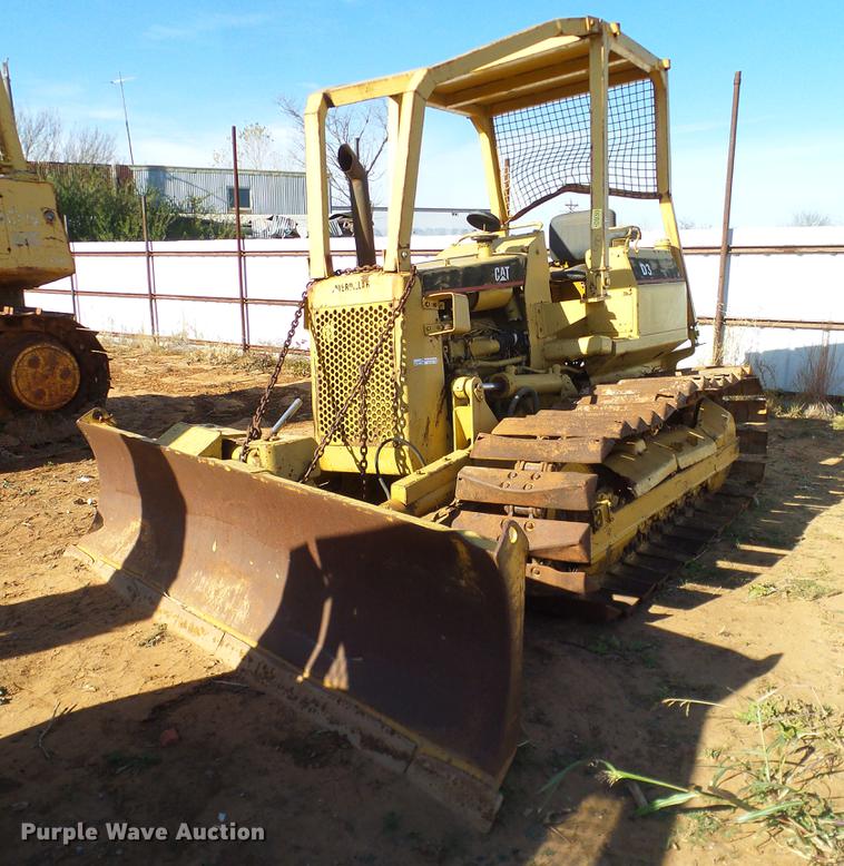 image for item DZ9758 Caterpillar D3 dozer