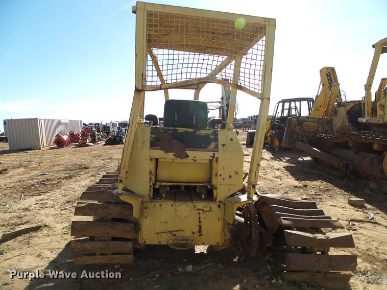 image for item DZ9758 Caterpillar D3 dozer