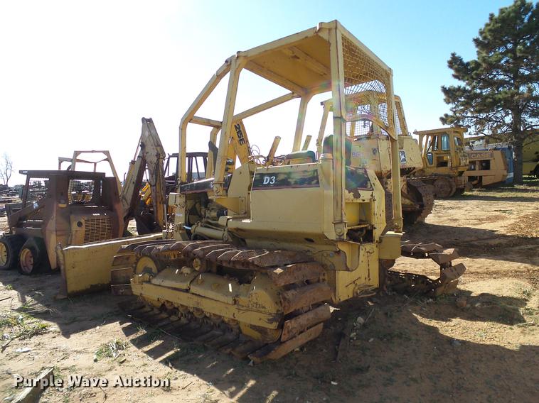 image for item DZ9758 Caterpillar D3 dozer